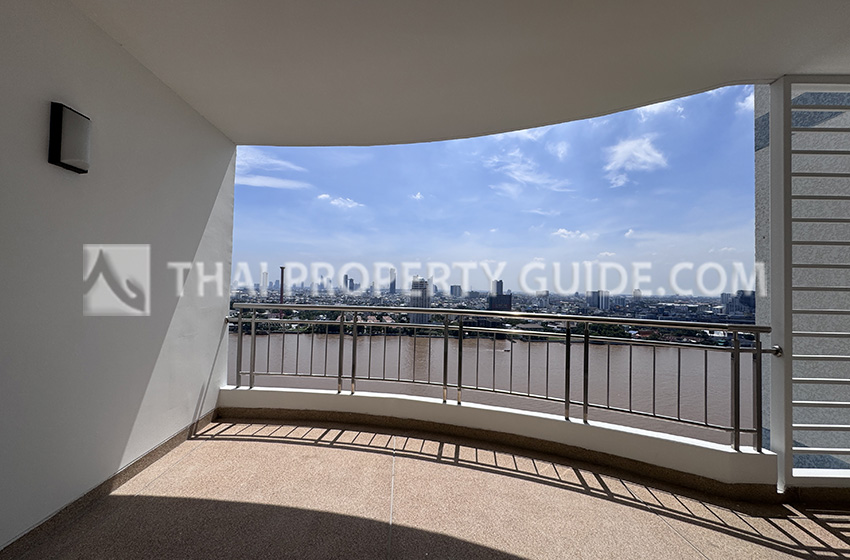 Condominium in Sathorn 